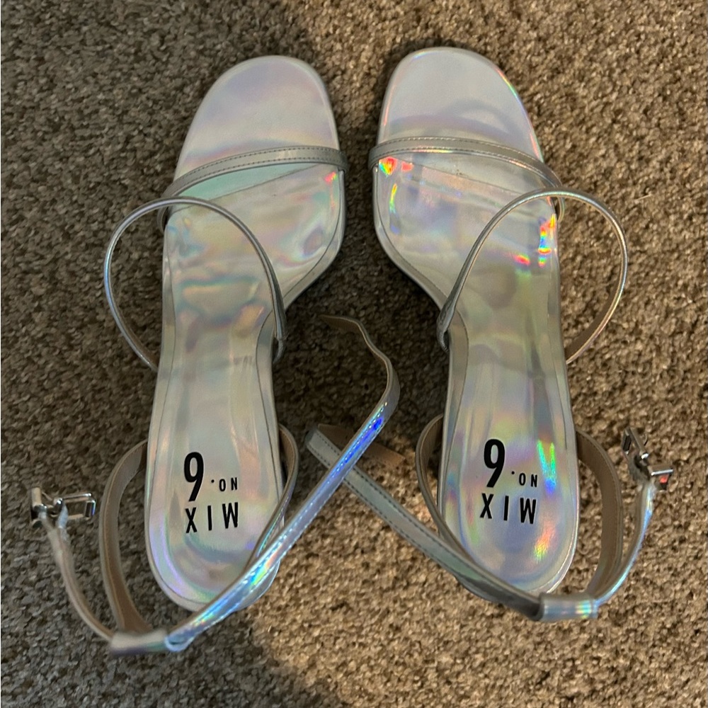 Silver chromatic heels